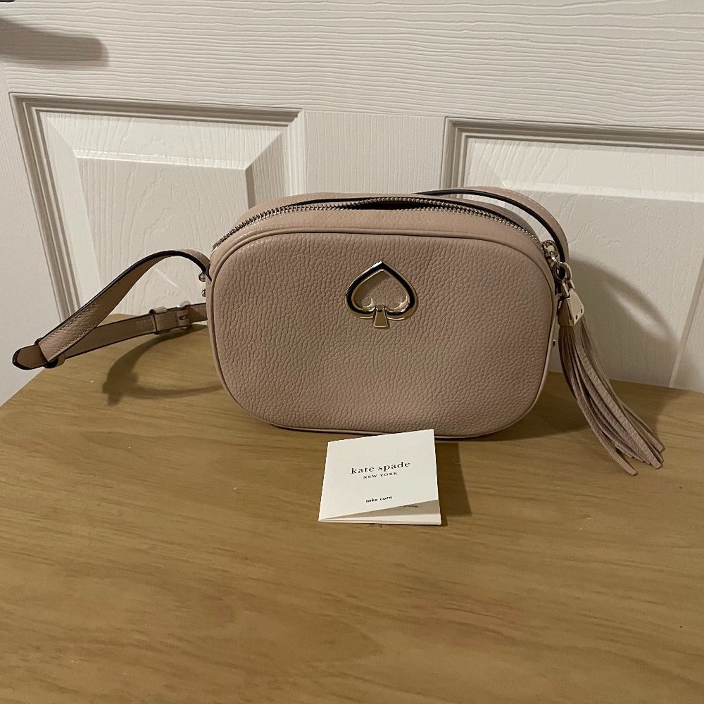 NWOT Kate Spade Kourtney Camera Bag in Warm Beige